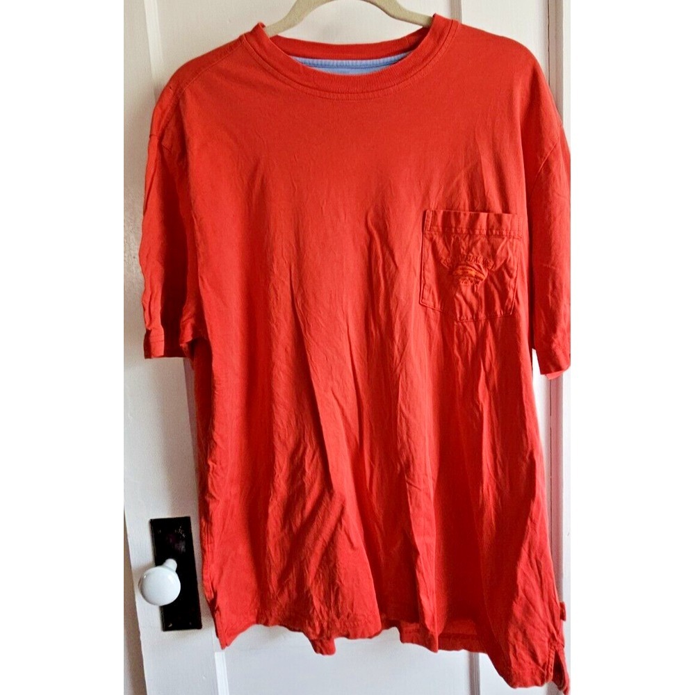 Tommy Bahamas men short sleeve Tshirt  made in Peru 100% Pima cotton RED Sz L‎